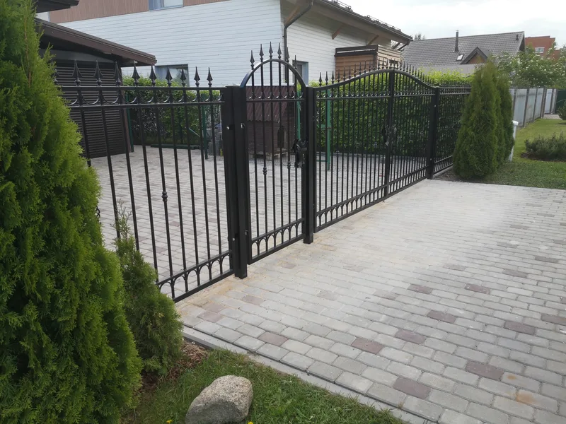 Gates, double gates