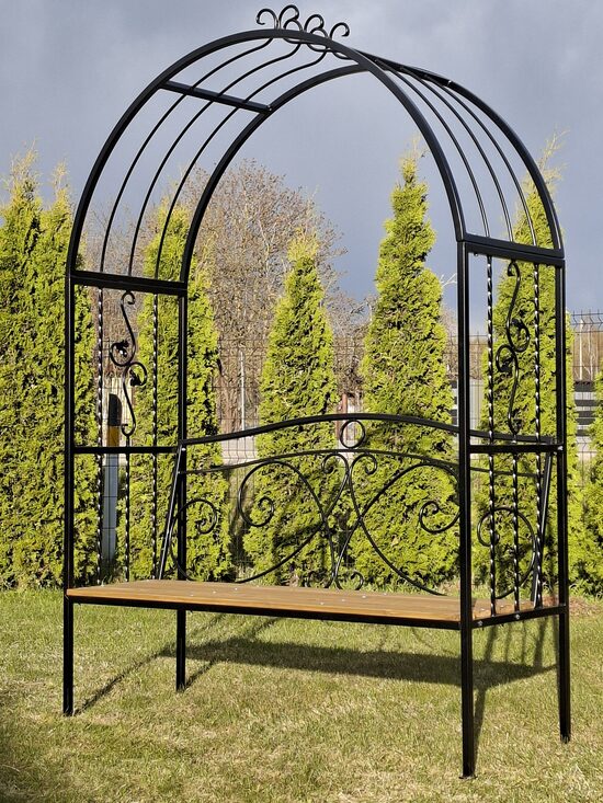 Dārza arka-soliņš ar kalumiem Nr. 2