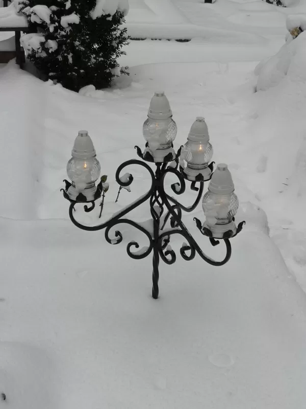 Grave Candlestick in Winter